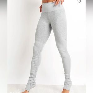 Alo High-Waist Goddess Legging Size M